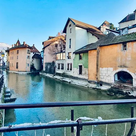 Le Jj Rousseau * Annecy